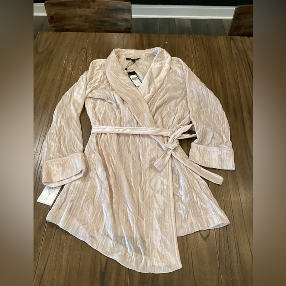 BCBG Maxazria Crushed Velvet Robe Wrap Dress long sleeve v neck almond pink L - Picture 3 of 13